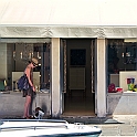 124 Turista con cane (2)_sq